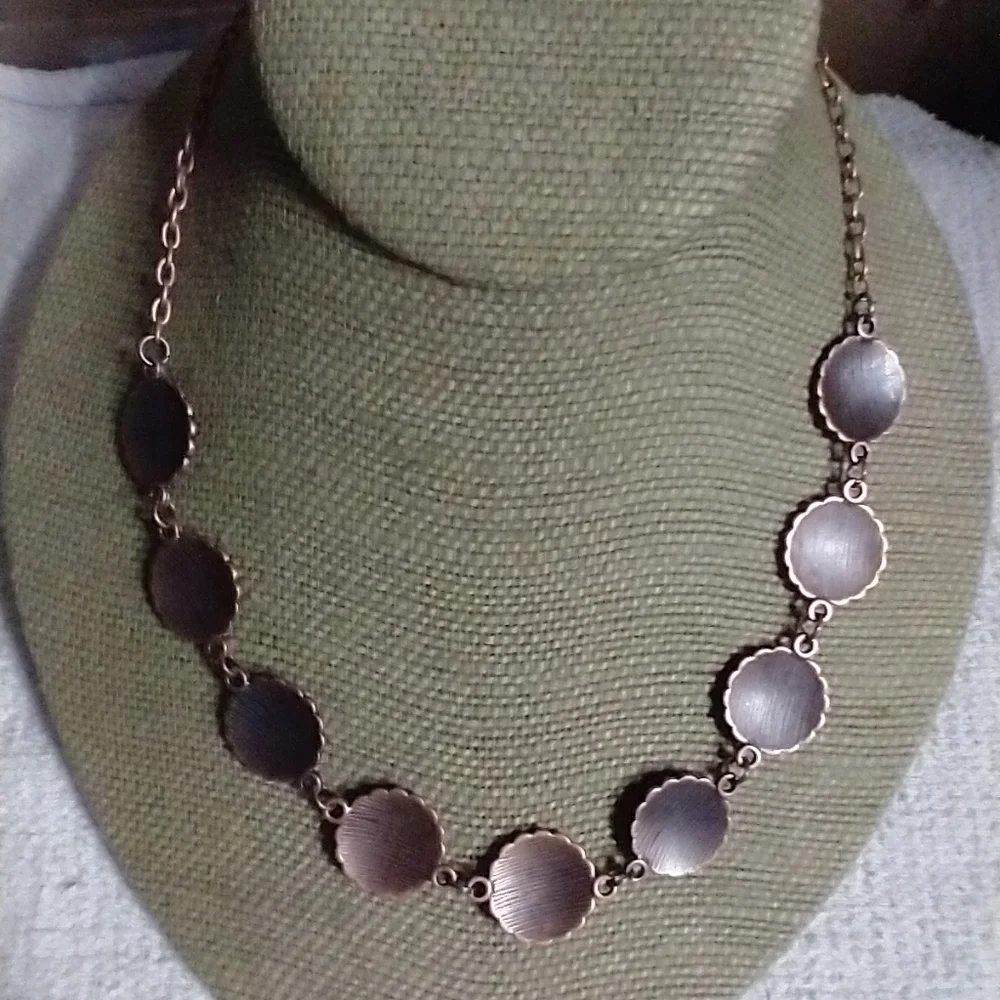 Copper flower floral chain necklace - Picture 2 of 3